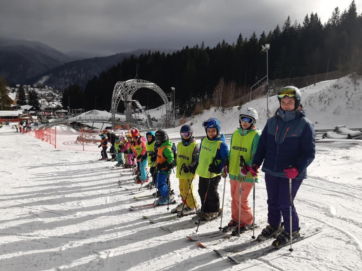 Kalinderu Skier'S Apartament Bellevue Busteni Ngoại thất bức ảnh